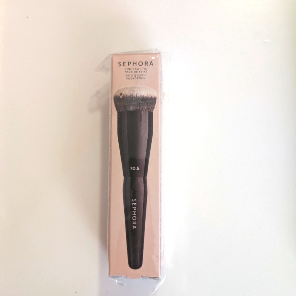 SEPHORA Collection 70.5 Foundation Brush - Sealed in box.